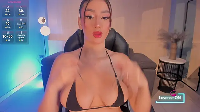 MaddisonLowe online show from October 24, 2025, 4:53 am