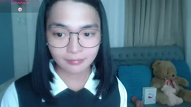 Snapshot of zhaviahale21 chatting on July 5, 2026, 6:04 pm zhaviahale21 online show from July 5, 2026, 6:04 pm