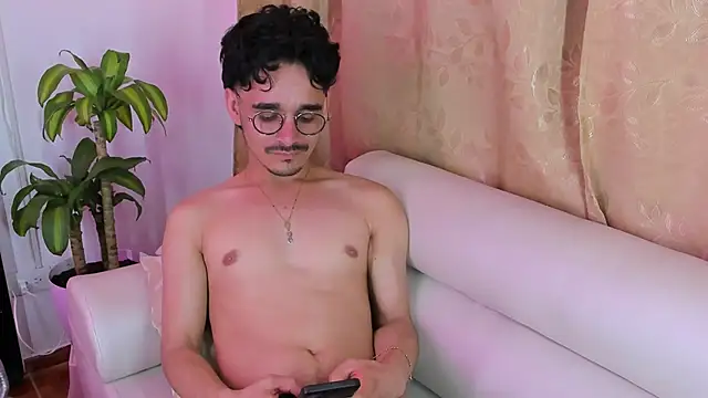 Snapshot of Hugo_Coopers chatting on January 25, 2025, 10:40 am Hugo Coopers online show from January 25, 2025, 10:40 am