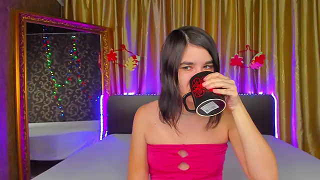  Polly Love  online show from November 25, 2025, 1:11 pm