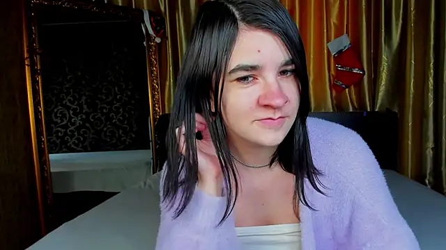  Polly Love  online show from January 19, 2026, 1:04 pm