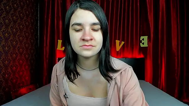  Polly Love  online show from February 21, 2026, 7:42 am