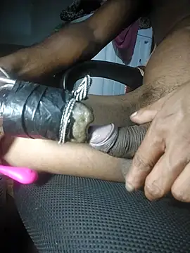 Snapshot of touldad chatting on November 19, 2025, 12:49 pm touldad online show from November 19, 2025, 12:49 pm