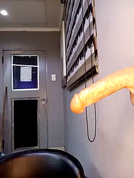 Snapshot of DickDiva1 chatting on February 23, 2025, 9:37 pm DickDiva1 online show from February 23, 2025, 9:37 pm