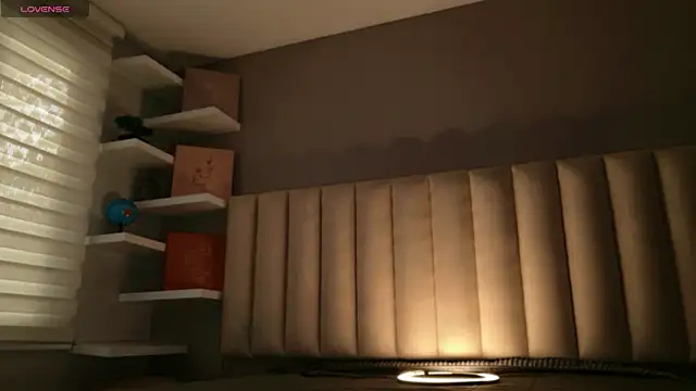 Snapshot of Megan_mooree_ chatting on February 11, 2026, 12:32 pm Megan mooree online show from February 11, 2026, 12:32 pm
