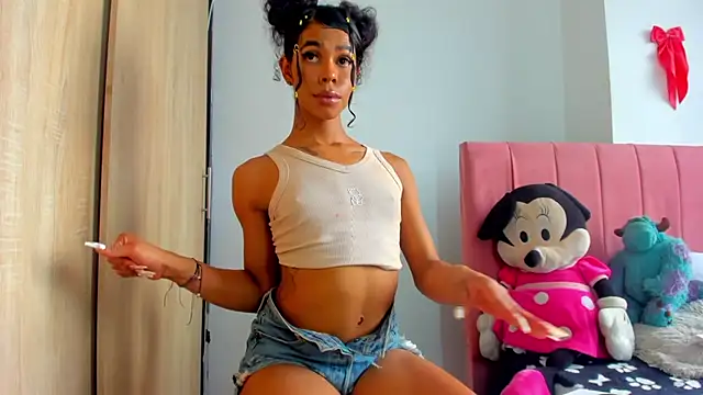 bloom444 online show from December 19, 2024, 1:18 pm