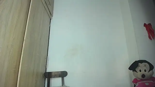 bloom444 online show from February 4, 2025, 10:13 pm