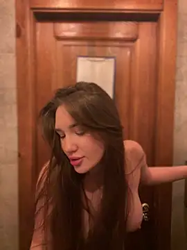 Holly Molii online show from December 13, 2024, 8:09 am