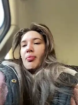 Holly Molii online show from December 18, 2024, 5:15 am