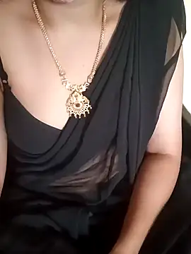 Snapshot of yourtamilcouple chatting on December 14, 2024, 9:29 am yourtamilcouple online show from December 14, 2024, 9:29 am