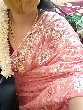 Snapshot of yourtamilcouple chatting on January 9, 2025, 8:13 am yourtamilcouple online show from January 9, 2025, 8:13 am