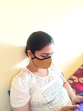 Snapshot of yourtamilcouple chatting on March 5, 2025, 5:50 am yourtamilcouple online show from March 5, 2025, 5:50 am