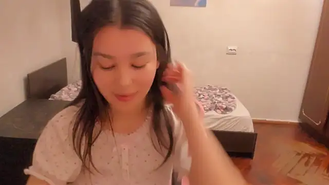 LunaXmii online show from March 3, 2025, 10:20 pm