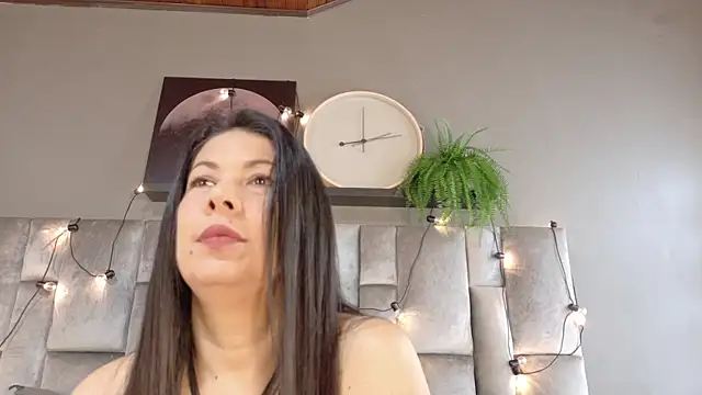 JaylaScott   online show from April 12, 2026, 11:48 am