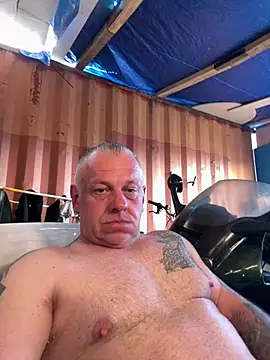 JakubW79 online show from May 1, 2026, 3:49 pm