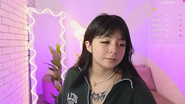 Snapshot of hina_tay chatting on December 13, 2024, 4:11 am hina tay online show from December 13, 2024, 4:11 am