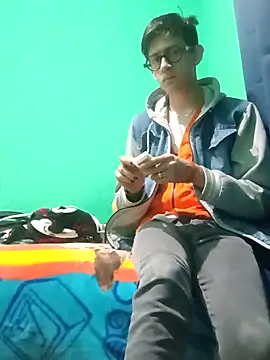 Snapshot of Alex30ct chatting on February 14, 2026, 1:24 am Alex30ct online show from February 14, 2026, 1:24 am