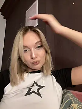 Alisa Rise online show from March 16, 2025, 6:44 pm