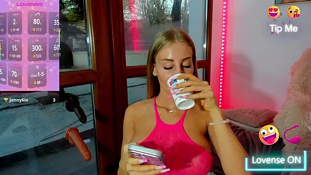 Mia  Milan online show from April 16, 2026, 3:40 am