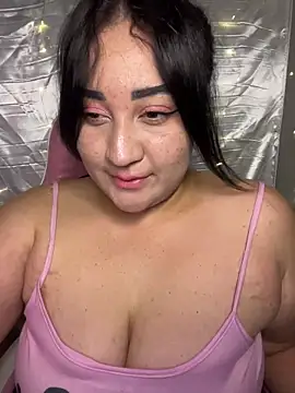 alexxaa96 online show from November 10, 2025, 3:27 am