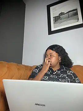 Curveysinaa online show from March 10, 2025, 2:37 pm