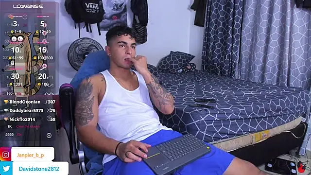 Snapshot of cJuan111 chatting on March 22, 2025, 4:14 am cJuan111 online show from March 22, 2025, 4:14 am