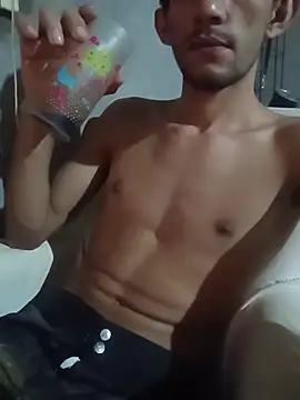 Treloso21 online show from February 17, 2026, 11:33 pm