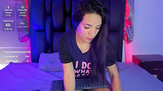 LuciaMoretti  online show from February 7, 2026, 3:32 am