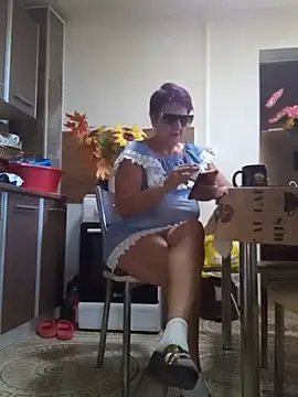 Snapshot of Ely_Elenita chatting on September 21, 2025, 10:28 am Ely Elenita online show from September 21, 2025, 10:28 am