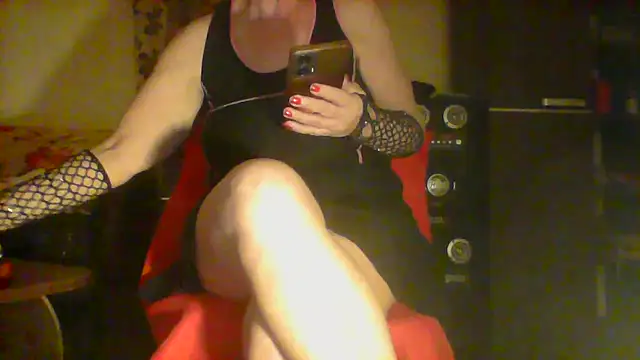 Snapshot of Ely_Elenita chatting on April 28, 2026, 9:31 pm Ely Elenita online show from April 28, 2026, 9:31 pm