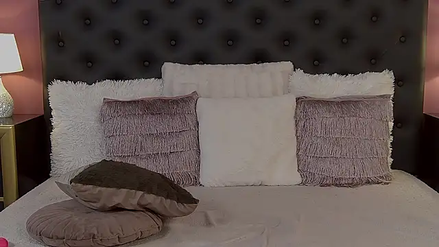 Snapshot of JaquelineM chatting on February 3, 2026, 7:57 am JaquelineM online show from February 3, 2026, 7:57 am