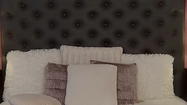 Snapshot of JaquelineM chatting on February 27, 2026, 6:02 am JaquelineM online show from February 27, 2026, 6:02 am