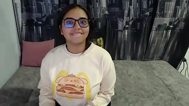 Snapshot of Miapeyton chatting on February 13, 2025, 10:33 pm Miapeyton online show from February 13, 2025, 10:33 pm