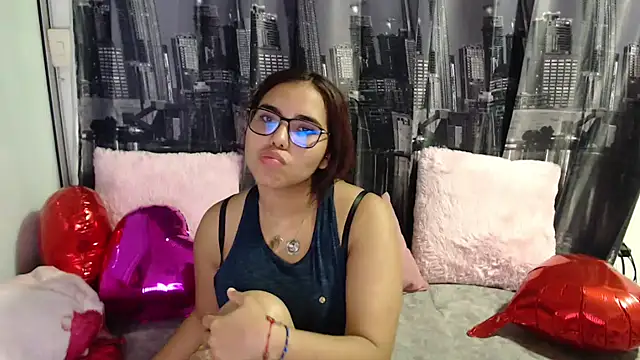 Snapshot of Miapeyton chatting on February 14, 2025, 2:28 am Miapeyton online show from February 14, 2025, 2:28 am