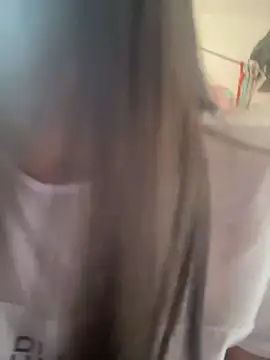 julyana  online show from December 18, 2024, 6:46 pm