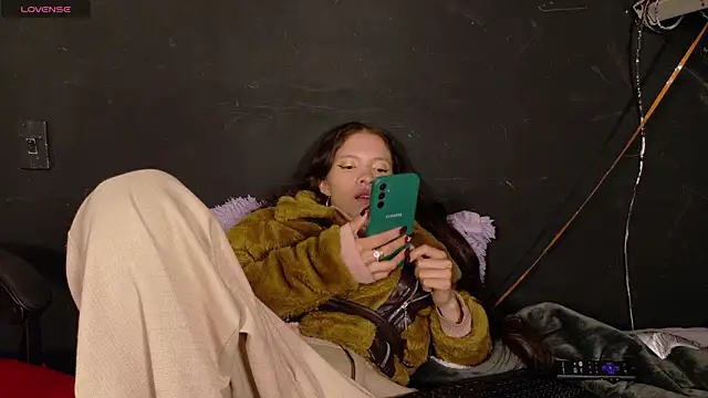 sweetdam12 online show from September 27, 2025, 8:25 pm