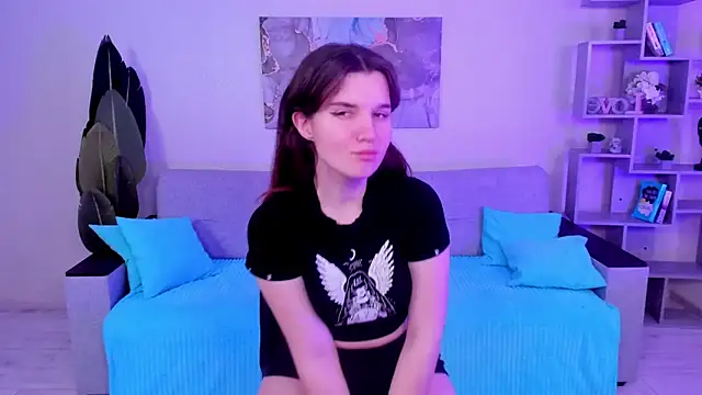 Snapshot of BonneyLove chatting on December 4, 2024, 10:30 pm BonneyLove online show from December 4, 2024, 10:30 pm