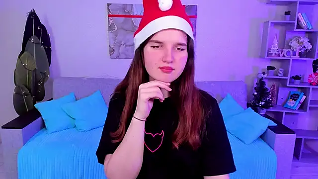 Snapshot of BonneyLove chatting on December 17, 2024, 5:15 pm BonneyLove online show from December 17, 2024, 5:15 pm