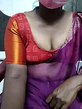 Snapshot of Indiandolly23 chatting on March 18, 2025, 8:14 am Indiandolly23 online show from March 18, 2025, 8:14 am