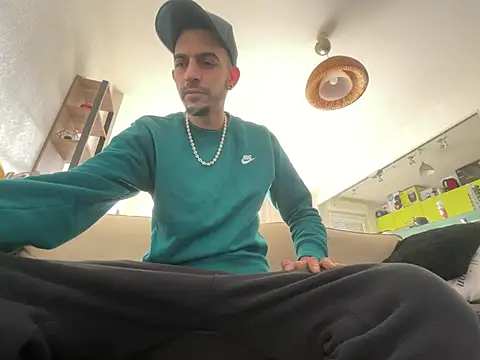 Rebeu313 online show from January 24, 2025, 1:14 pm