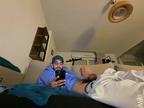 Rebeu313 online show from February 22, 2025, 12:49 am