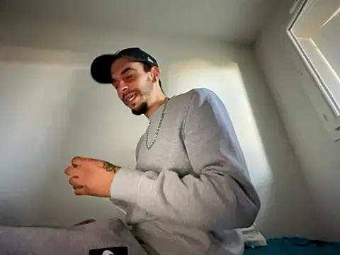 Rebeu313 online show from November 10, 2025, 11:31 am