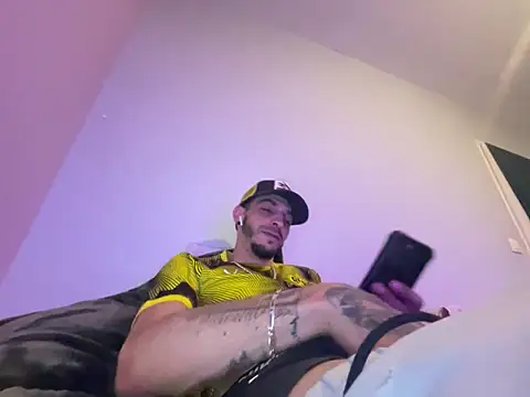 Rebeu313 online show from April 25, 2026, 11:24 pm