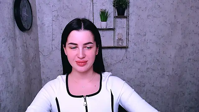 DivaKaily  online show from February 6, 2025, 9:32 am