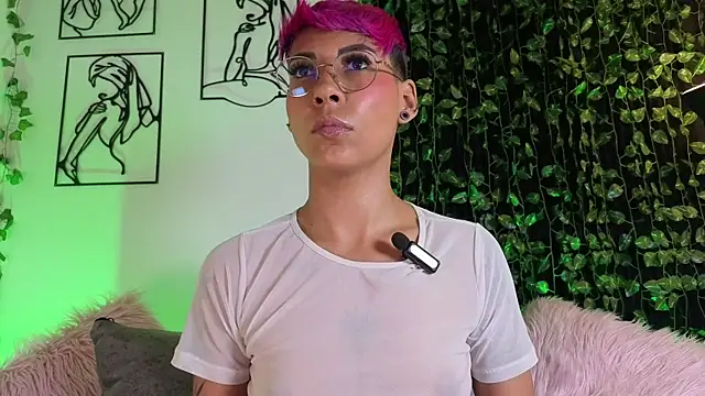 MiaMorgan  online show from October 29, 2025, 1:02 pm