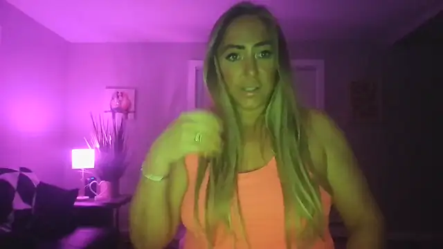 Snapshot of sunshinekisses chatting on February 8, 2025, 12:17 am sunshinekisses online show from February 8, 2025, 12:17 am