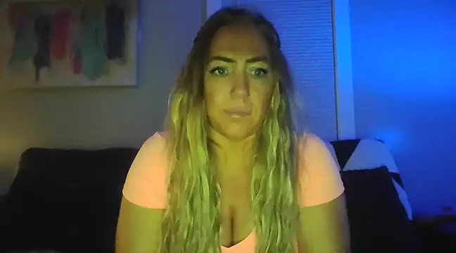 Snapshot of sunshinekisses chatting on February 13, 2025, 11:47 pm sunshinekisses online show from February 13, 2025, 11:47 pm