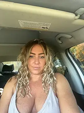 Snapshot of sunshinekisses chatting on October 14, 2025, 5:25 pm sunshinekisses online show from October 14, 2025, 5:25 pm