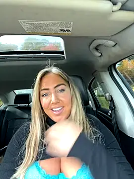 Snapshot of sunshinekisses chatting on October 20, 2025, 4:40 pm sunshinekisses online show from October 20, 2025, 4:40 pm