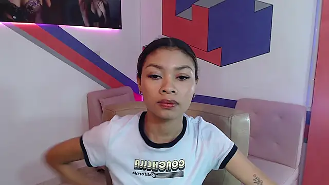 Perla prg online show from January 4, 2025, 7:44 pm